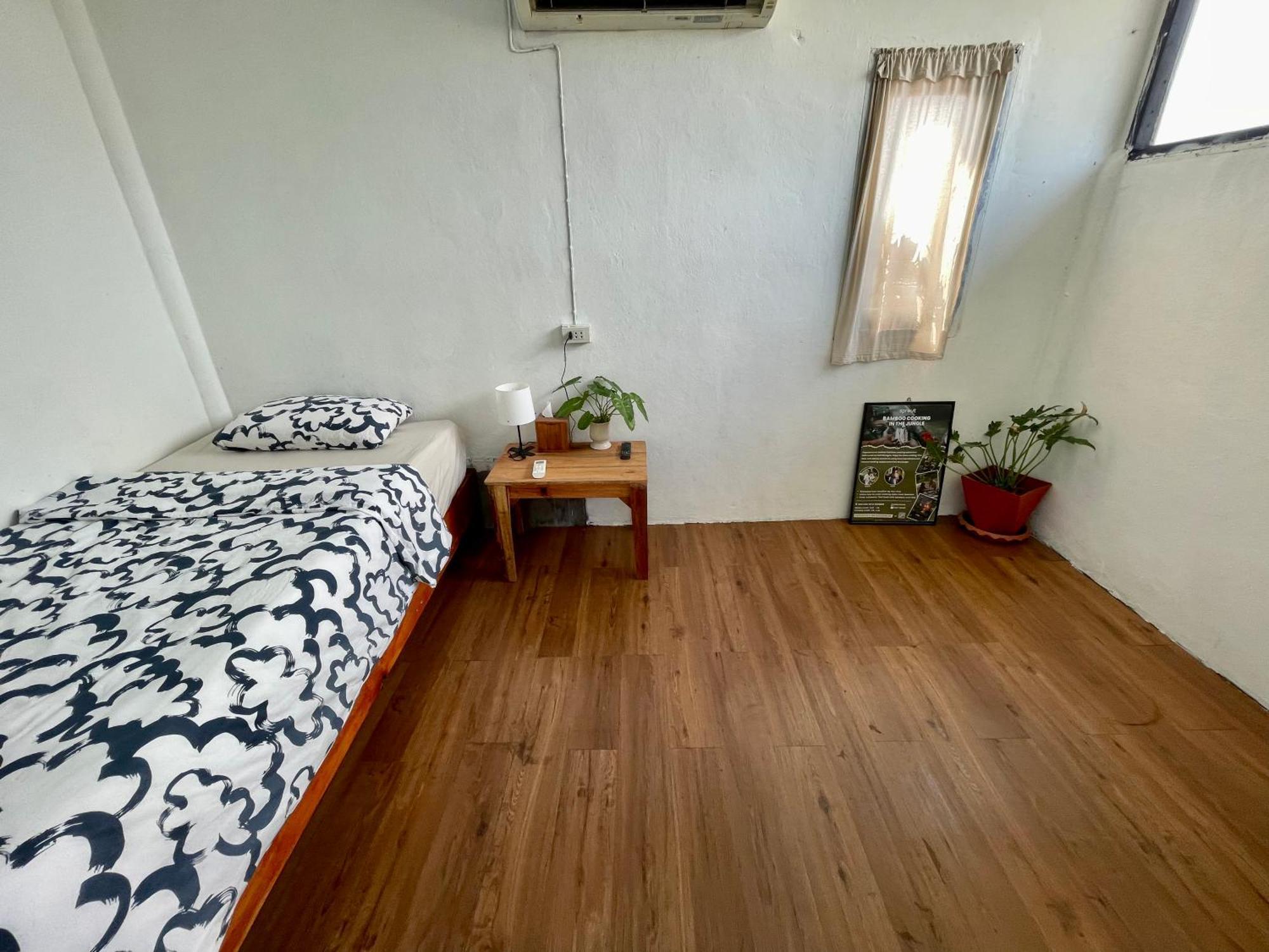 Budget Room Koh Phangan Pier With Ac ภายนอก รูปภาพ
