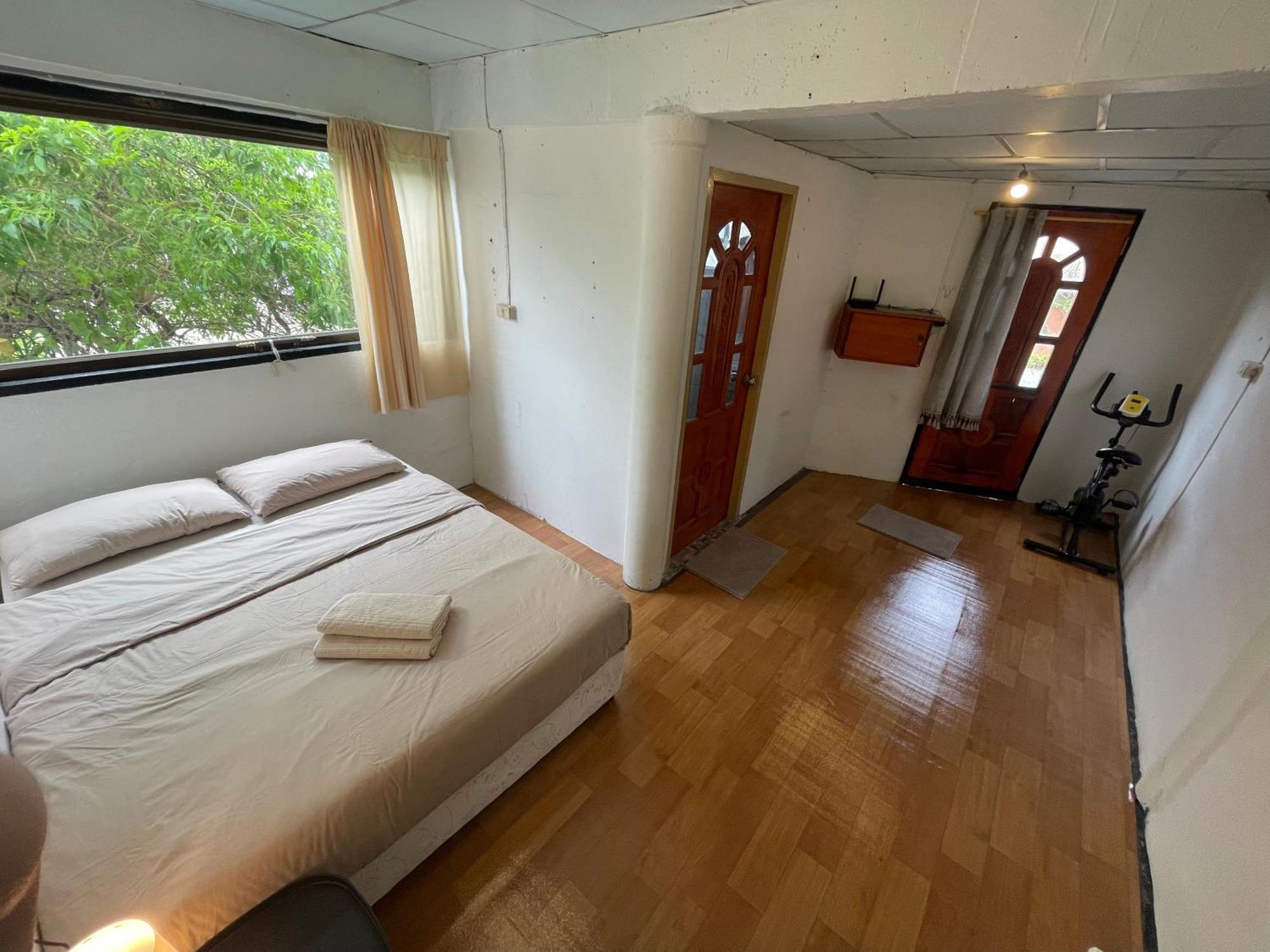 Budget Room Koh Phangan Pier With Ac ภายนอก รูปภาพ